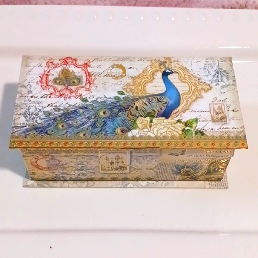 Green Tea Soap Keepsake  Music/Jewelry Box  Peacock Design 🦚